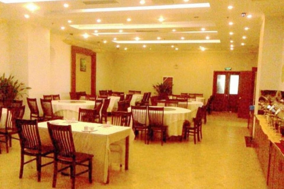 GreenTree Inn JiangSu WuXi BinHu TaiHu Pearl Development Mansion Business Hotel Hotel in Suzhou