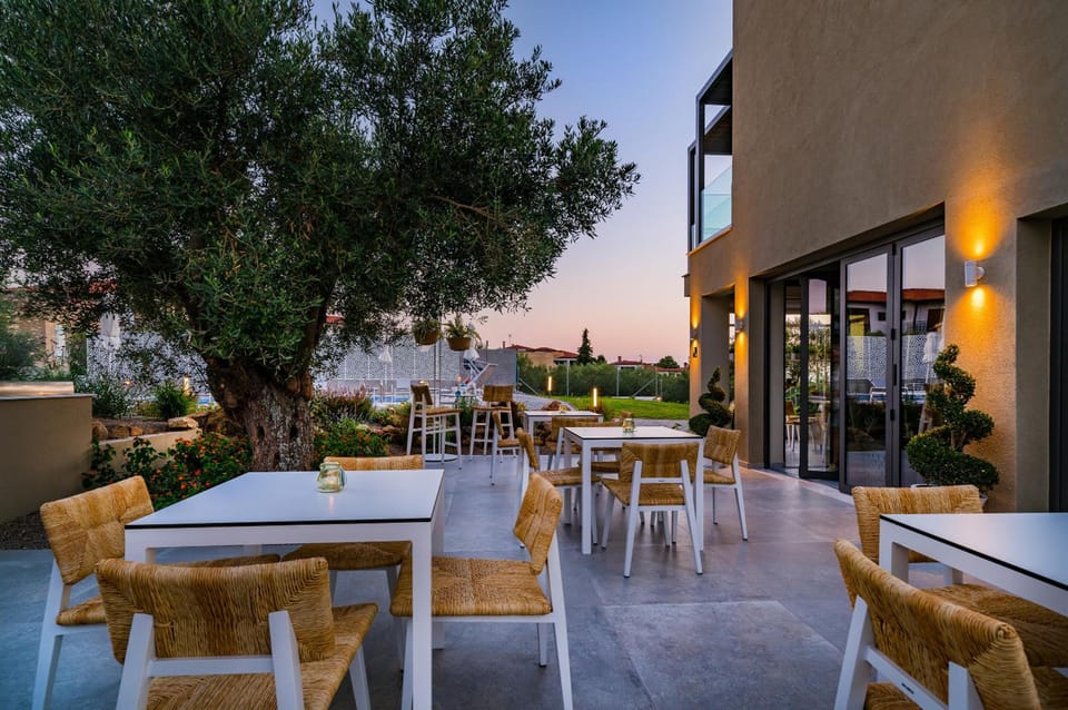 Miroes Suites Hotel in Nikiti