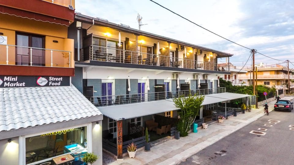 Nikolaidis Apartments Hotel in Halkidiki