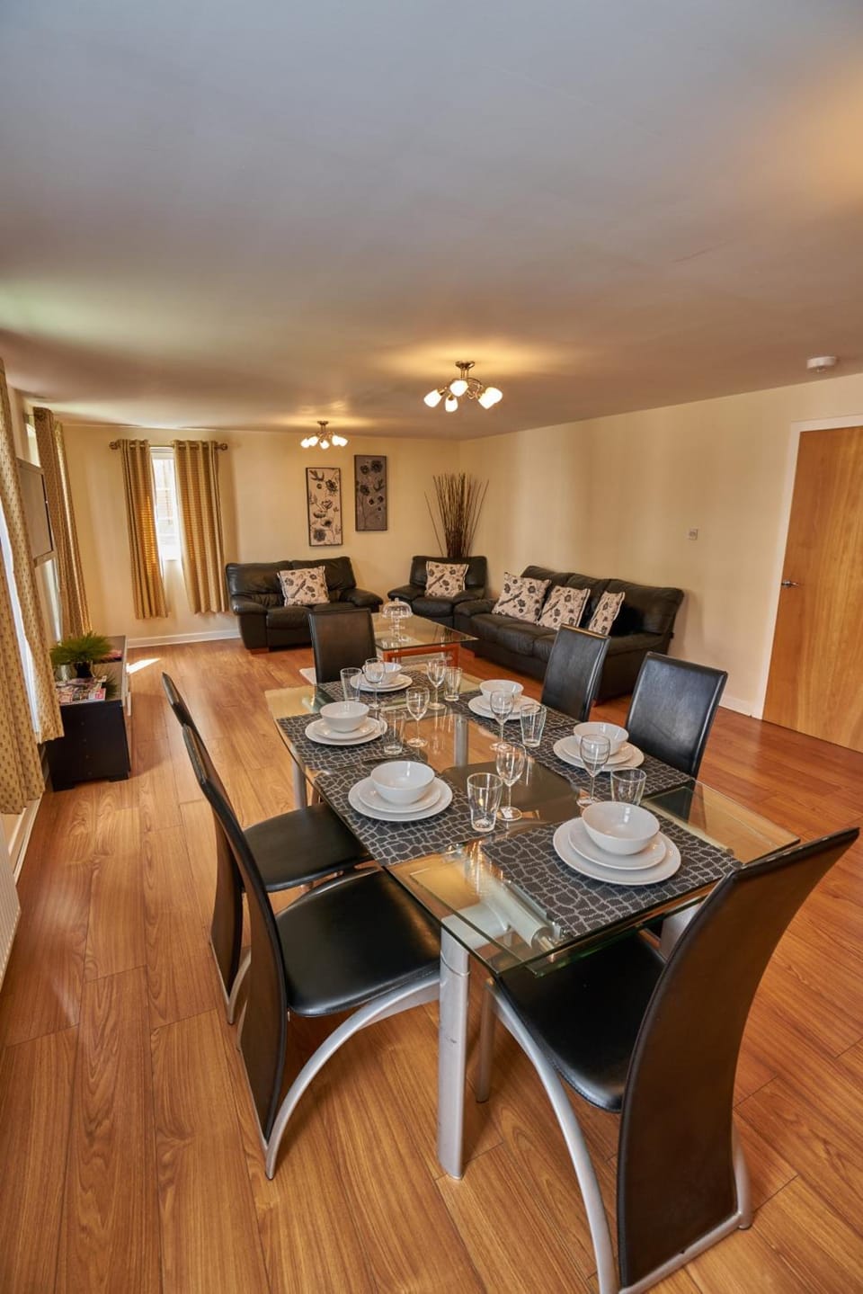 Edinburgh Pearl Apartments - Haymarket Residence Hotel in Edinburgh