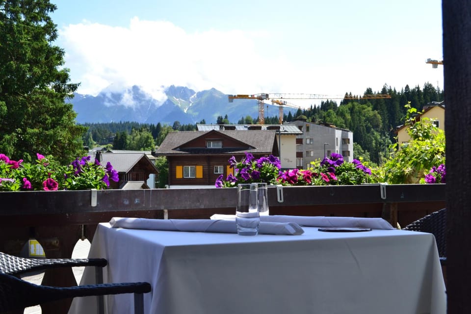 Hotel-Restaurant Bellevue Hotel in Canton of Grisons