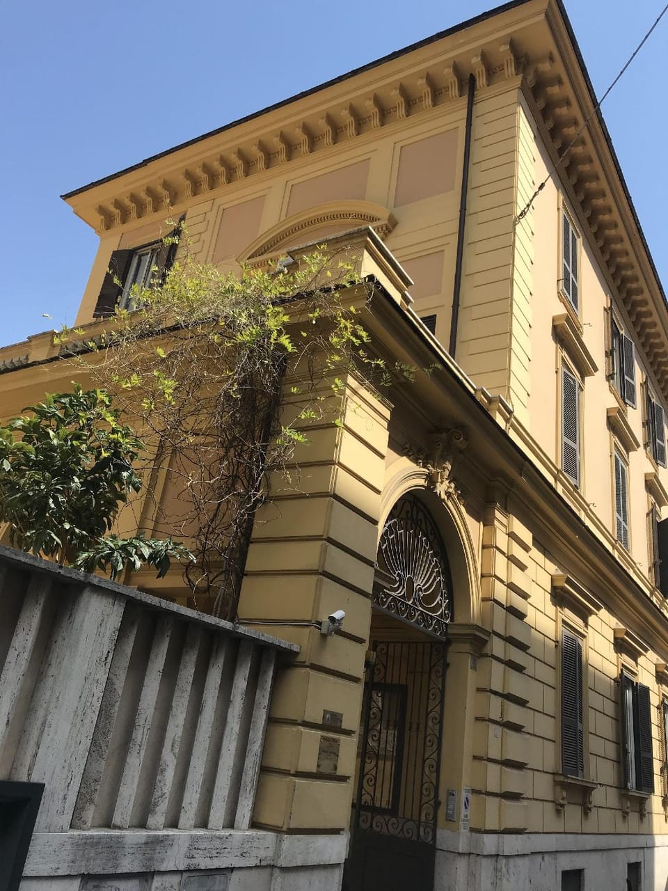 Youroom Abruzzi Hotel in Rome