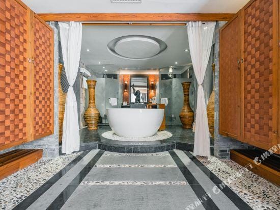 Tianfang Yuetan Hot Spring Resort Hotel in Fujian