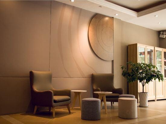 Home Inn Cangshan Zhongxin Road Commercial Street Branch Hotel in Jiangsu