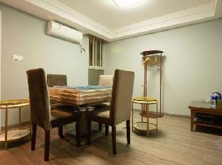 Qingteng Yisu (Ninghai Pantianshou Square Branch) Hotel in Zhejiang