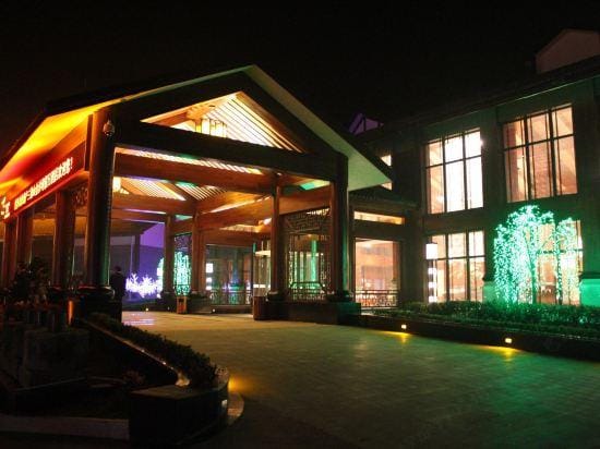 Sanqingshan Jinshawan Holiday Inn (East Jinsha Cableway) Hotel in Zhejiang