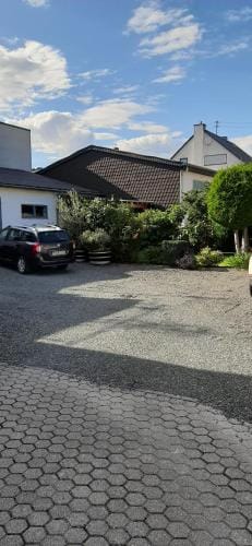 Gastezimmer Elly Dostert Hotel in Trier-Saarburg