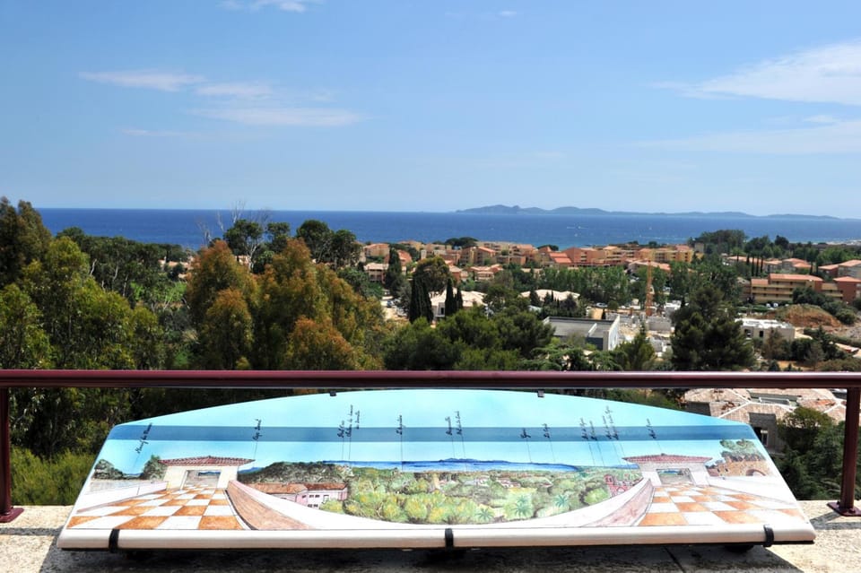 Vacanceole - Residence L'Ile d'Or Apartment hotel in La Londe-les-Maures