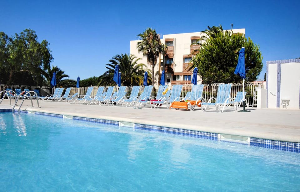 Vacanceole - Residence L'Ile d'Or Apartment hotel in La Londe-les-Maures