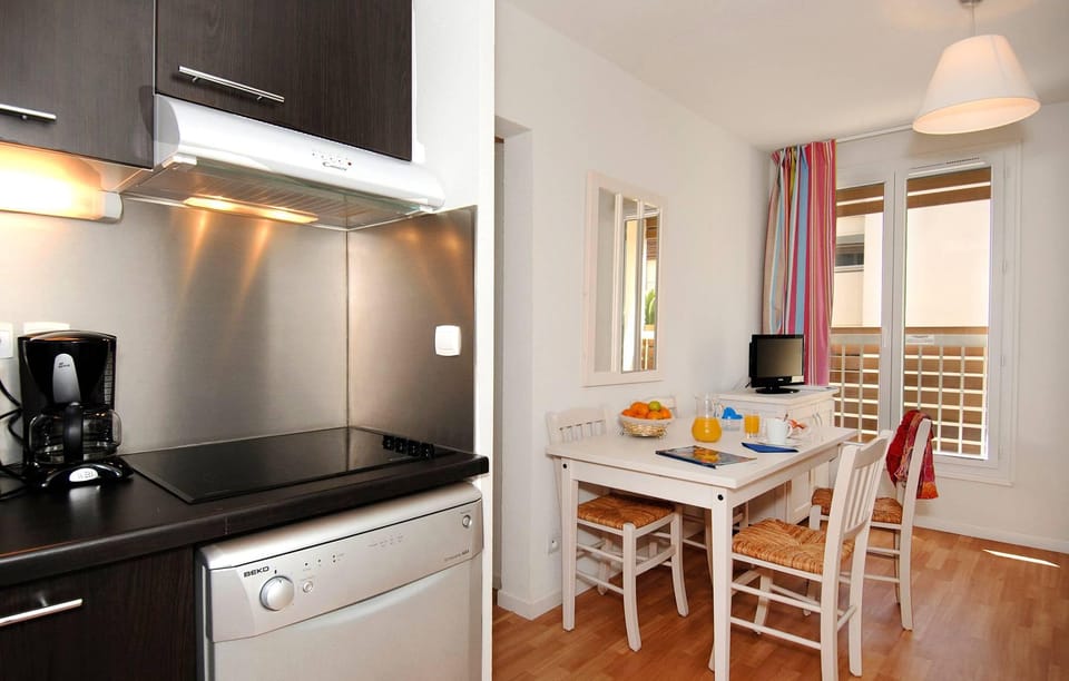 Vacanceole - Residence L'Ile d'Or Apartment hotel in La Londe-les-Maures