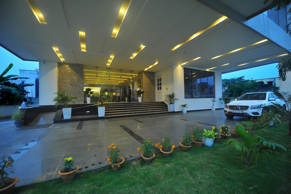 Pipul Padmaja Premium and Convention Hotel in Bhubaneswar