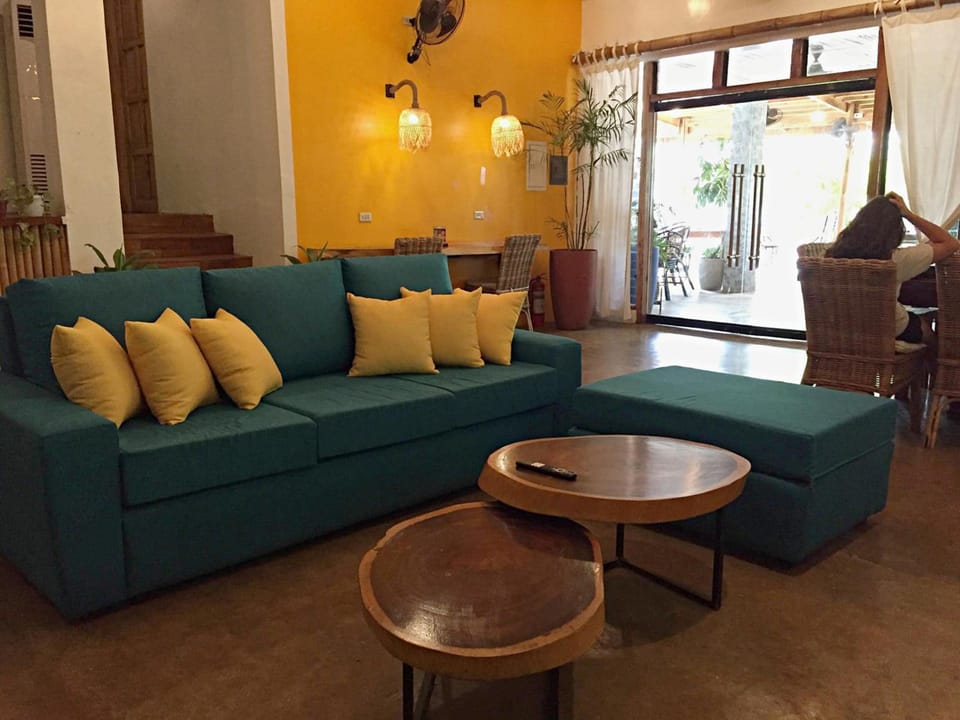 Shared lounge/TV area
