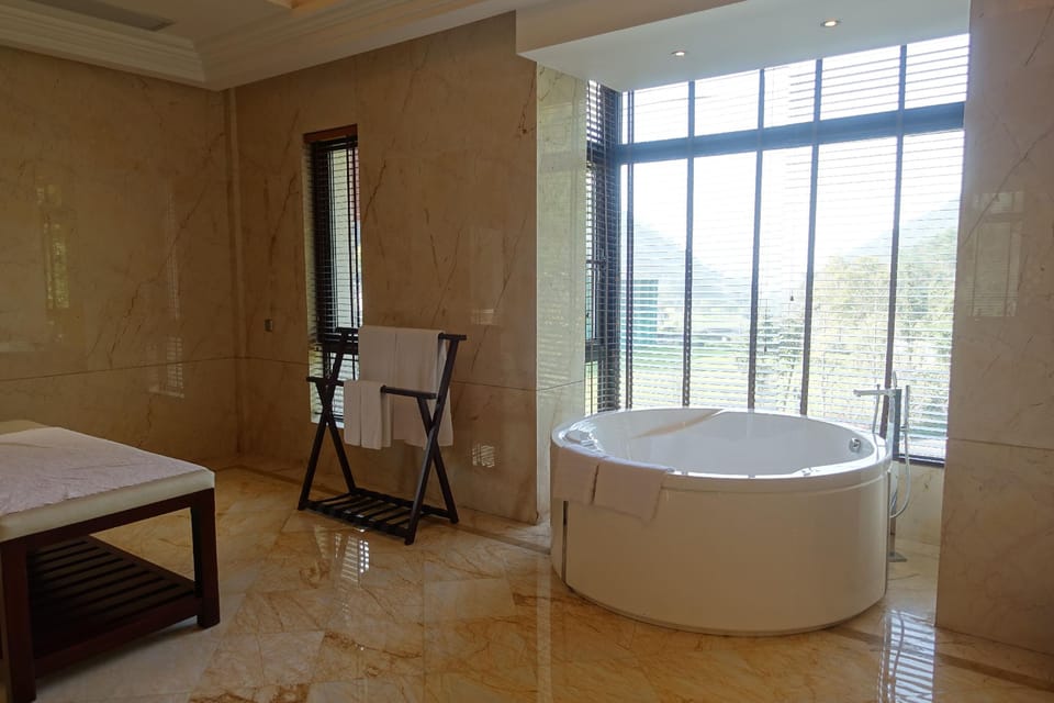 voco NINGBO DONGQIAN LAKE by IHG Hotel in Zhejiang