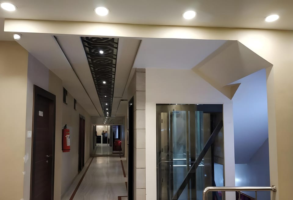 Hotel Aadesh Palace Hotel in Varanasi