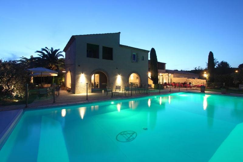 Val Baussenc, The Originals Relais (Relais du Silence)                           Hotel in Arles