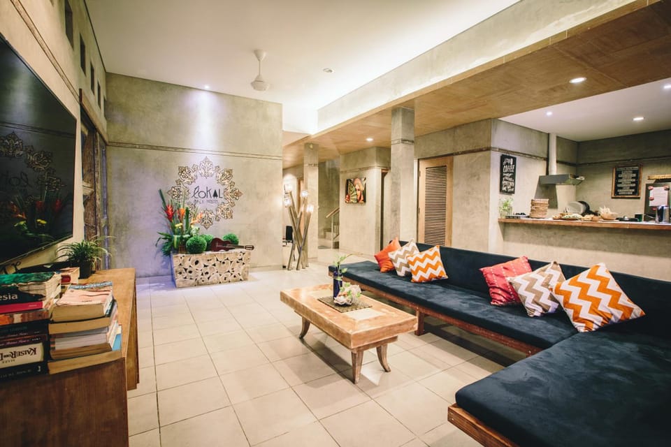 Shared lounge/TV area