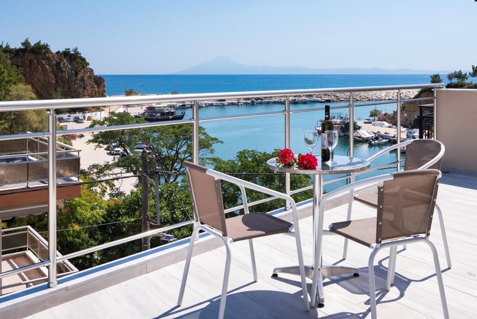 Star Bay Luxury Hotel in Limenaria