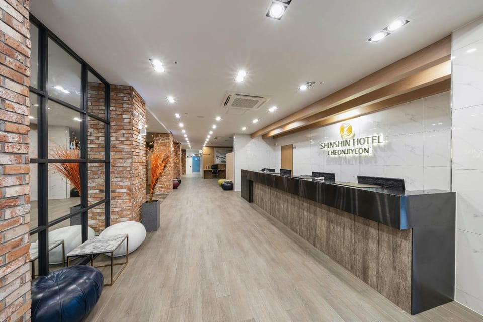 Shinshin Hotel Cheonjiyeon Hotel in South Korea