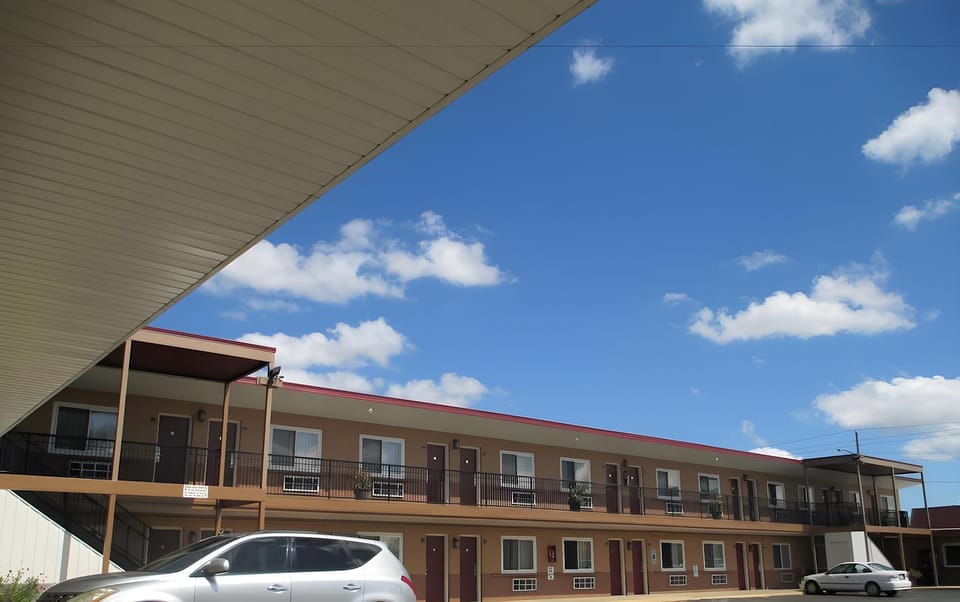 Regal Inn Chicago O'Hare - Franklin Park Motel in Northlake