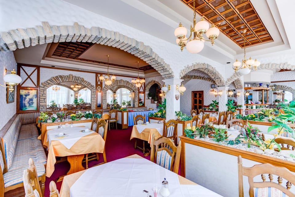 Bed & Breakfast Senator Hotel in Podstrana