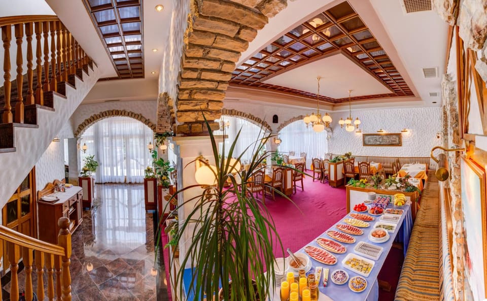 Bed & Breakfast Senator Hotel in Podstrana