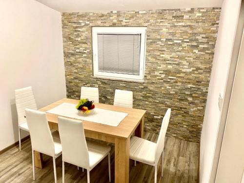 Guesthouse L&K Hotel in Lika-Senj County