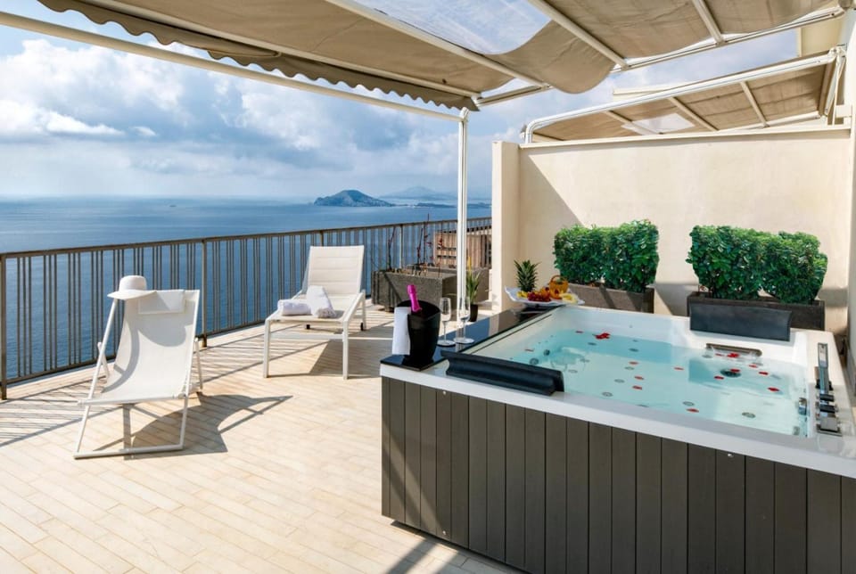 GRAND HOTEL SERAPIDE Hotel in Pozzuoli