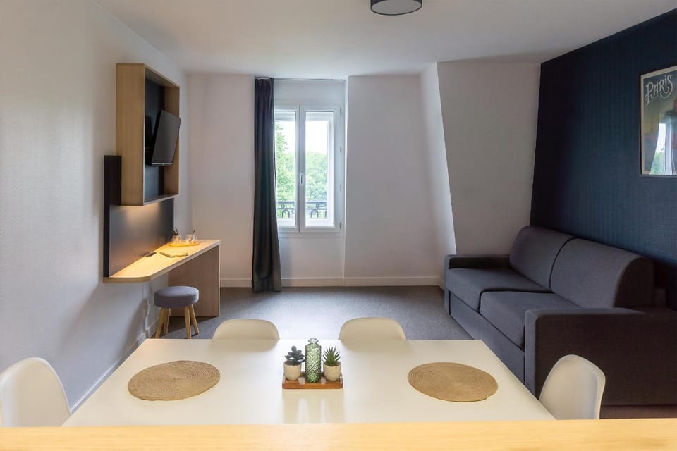 Paris Saint-Maurice Hotel in Paris