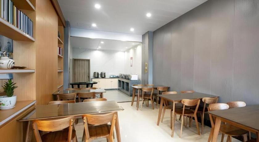 VX Hotel Hangzhou Banshan Hotel in Hangzhou