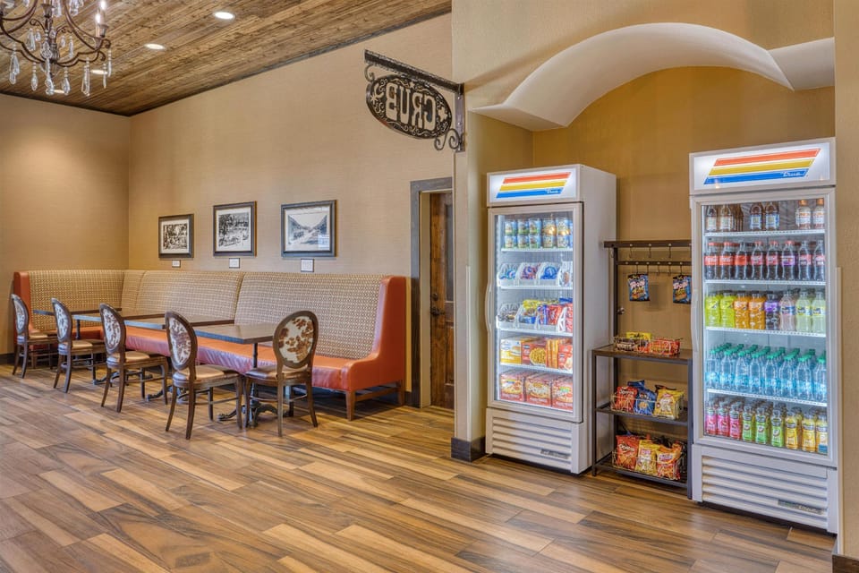 Best Western Bandera Suites & Saloon Hotel in Bandera