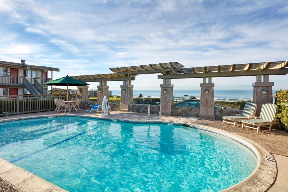 Cavalier Oceanfront Resort Hotel in Sierra Nevada