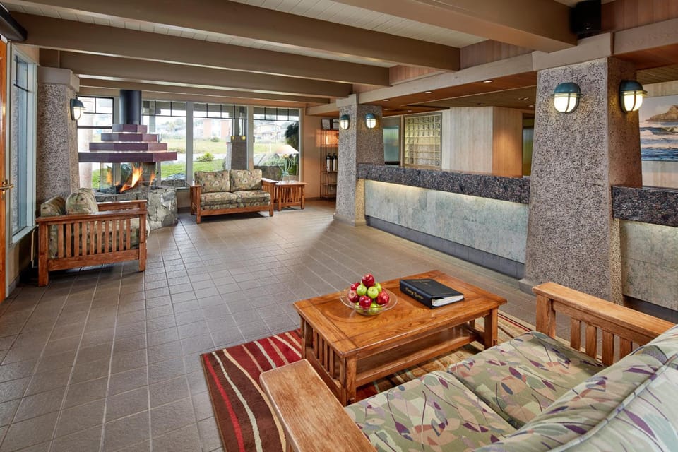 Cavalier Oceanfront Resort Hotel in Sierra Nevada
