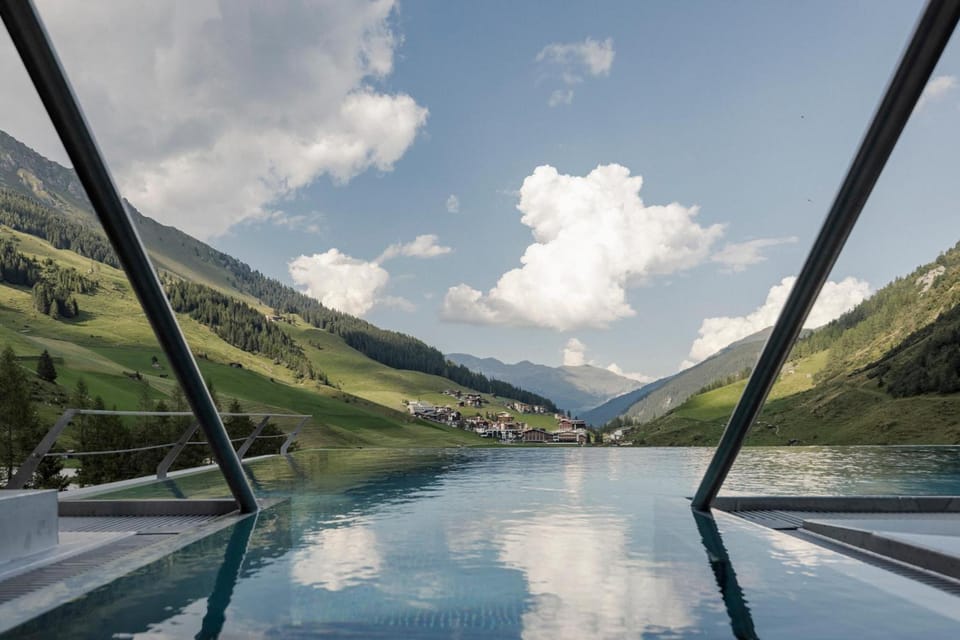 Hotel Neuhintertux 4 Sterne superior Hotel in Tyrol