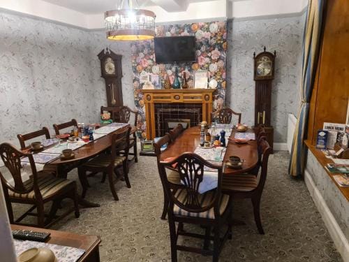 Upper Eyton Farmhouse B&B Hotel in Wales
