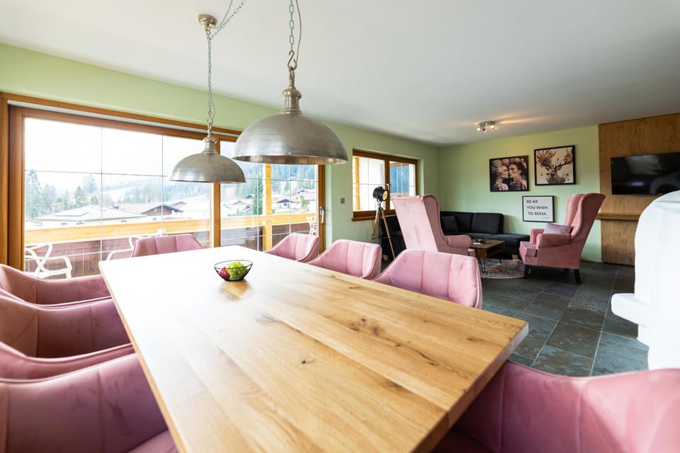 Wellness Aparthotel "Lechlife" incl Aussen und Innenpool - 400m zum LIFT Apartment hotel in Tyrol