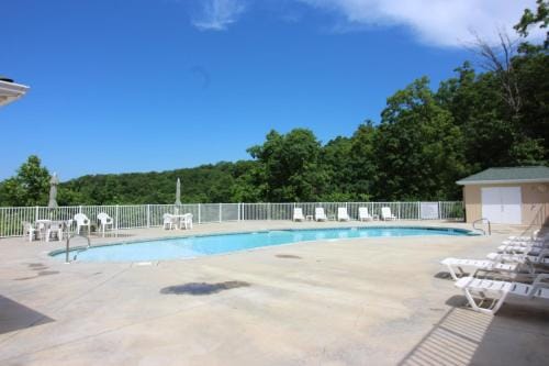 Lake Ozarks Get Away Portside Hotel in Lake of the Ozarks