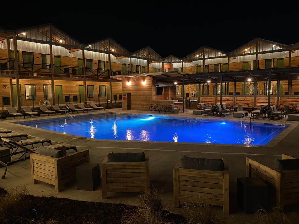 Swimming pool