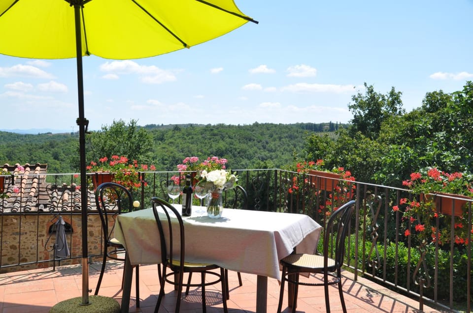 Castello di Selvole Hotel in Tuscany