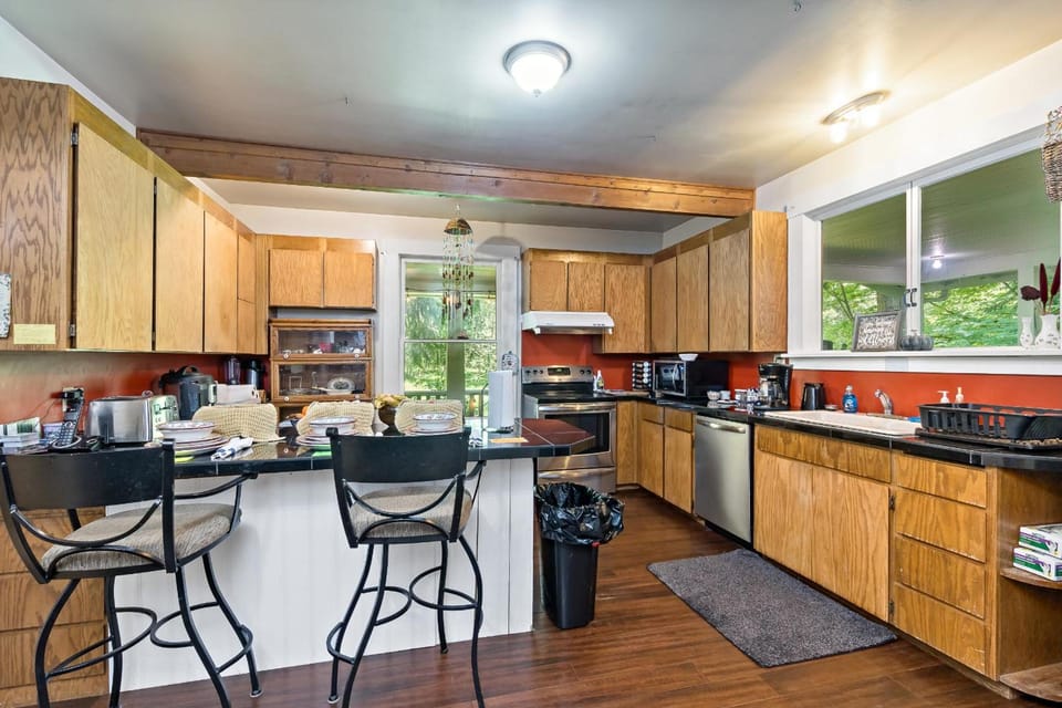 Mountain Meadows Inn & Chalet Suites Inn in Washington