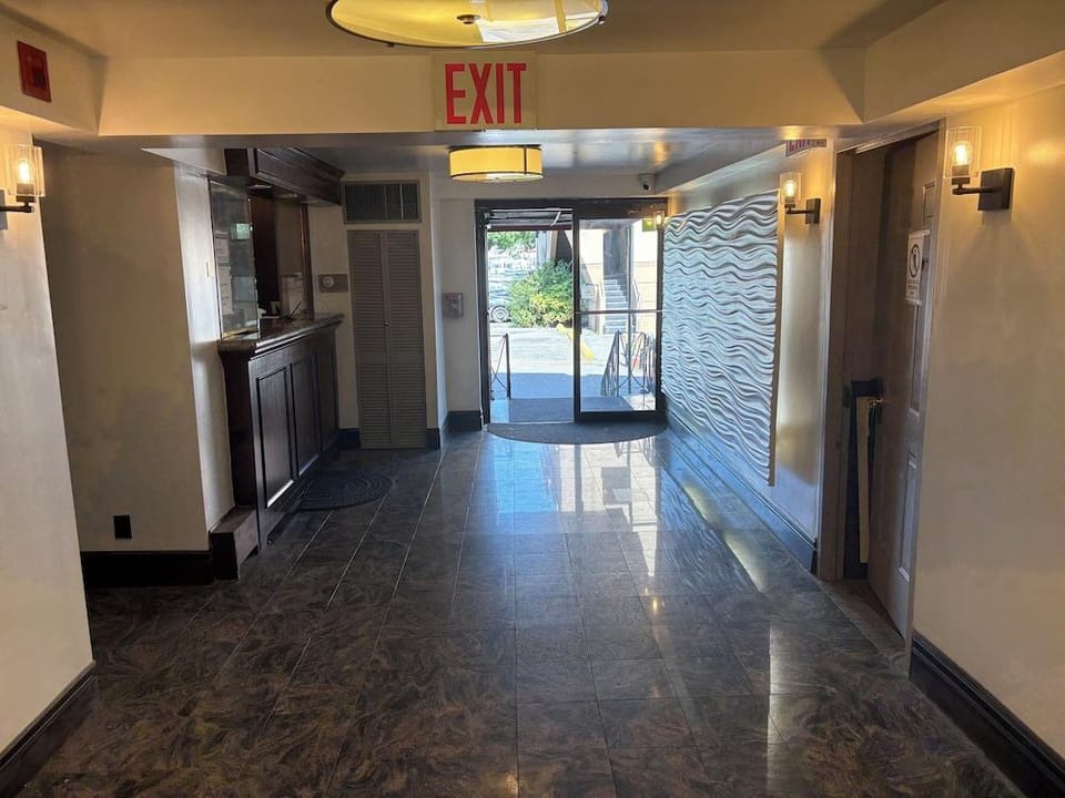 Airway Inn Hotel in Jackson Heights