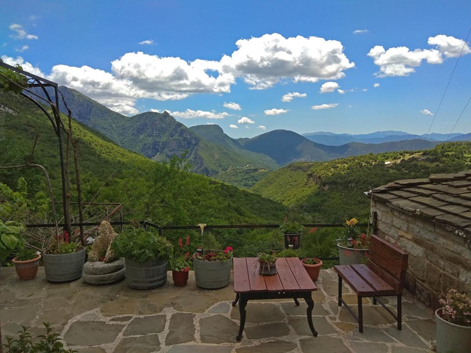 Guesthouse Iro Hotel in North Macedonia