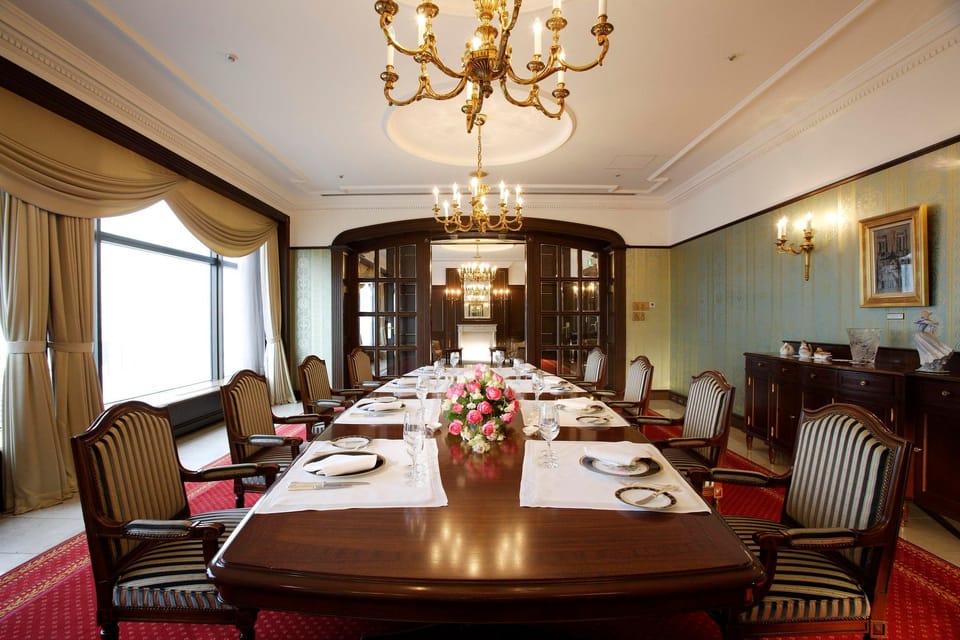 RIHGA Royal Hotel Osaka, Vignette Collection By IHG Hotel in Osaka