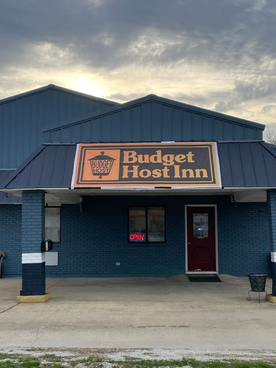 Budget Host Inn Motel in Illinois