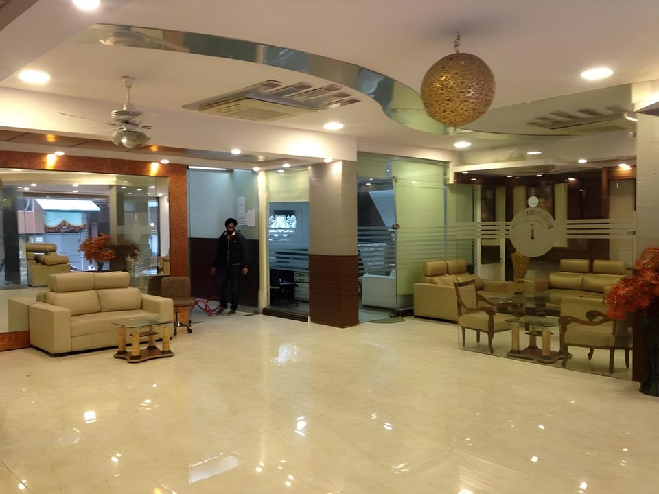Hotel Delhi Heights Hotel in New Delhi