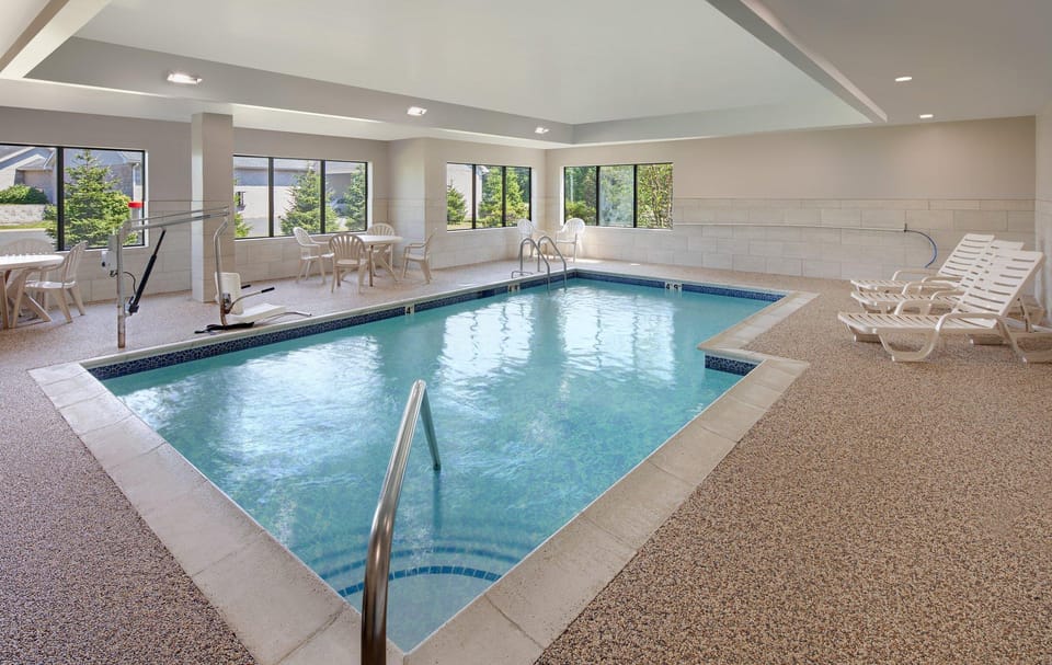 Holiday Inn Express & Suites Bradley Airport By IHG Hotel in Windsor Locks
