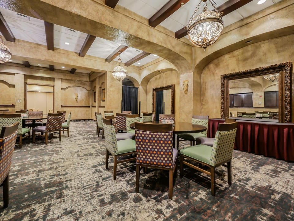 Crowne Plaza Cleveland Airport By IHG Hotel in Middleburg Heights