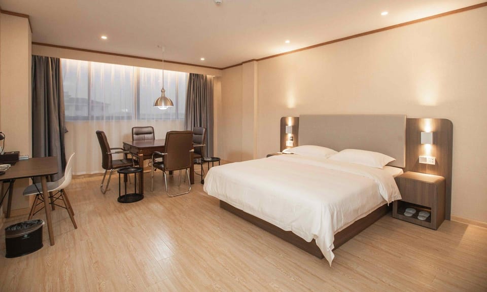 Hai You Jiu Dian Yang Zhou Da Qiao Dian Hotel in Jiangsu