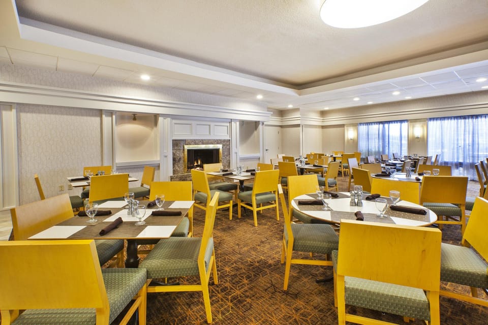 Holiday Inn Washington-Dulles International Airport By IHG Hotel in Sterling
