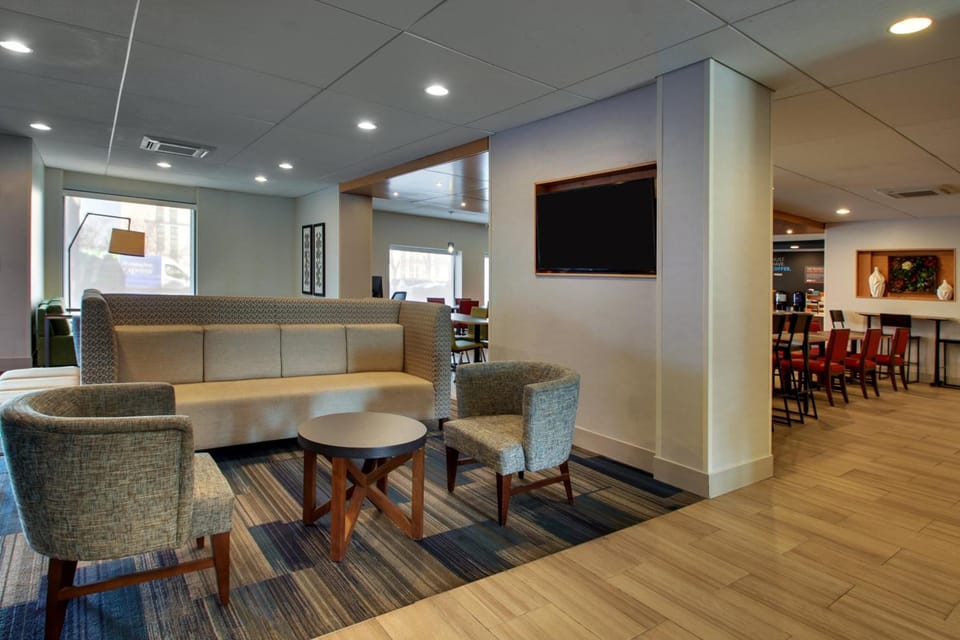 Holiday Inn Express Baltimore BWI Airport West By IHG Hotel in Severn