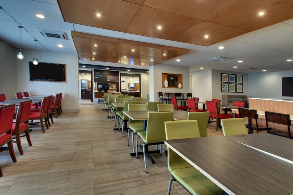 Holiday Inn Express Baltimore BWI Airport West By IHG Hotel in Severn